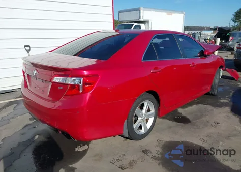 2014 Toyota Camry Se z USA, uszkodzony, nr VIN 4T1BF1FK2EU744913